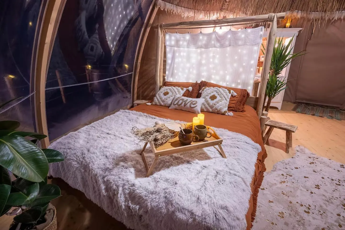 Деревянный коттедж Nuit Insolite Romantique & Spa Lagnieu